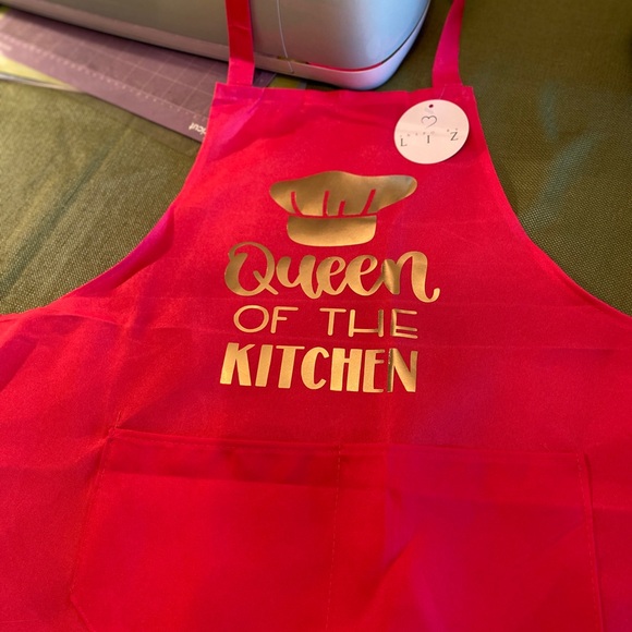 Hand made, hand heat press Aprons. Custom made. Brand new! - Picture 7 of 10